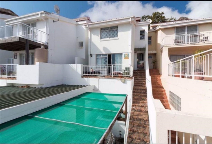 3 Bedroom Property for Sale in Vredehoek Western Cape